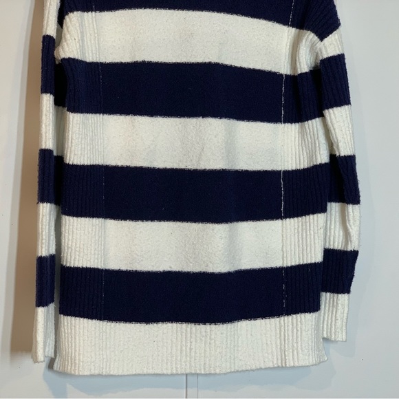 Caslon V-Neck Stripe Pullover Sweater in Navy - Picture 6 of 10